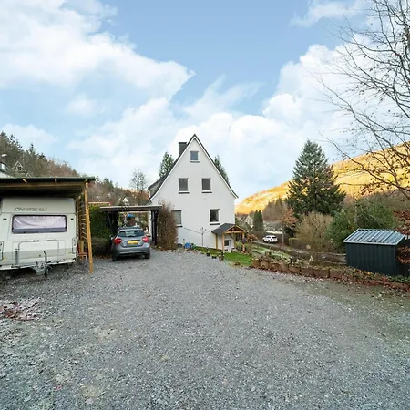 Am Forstweg Yalet